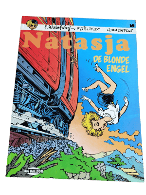 Natasja 16 - De blonde engel
